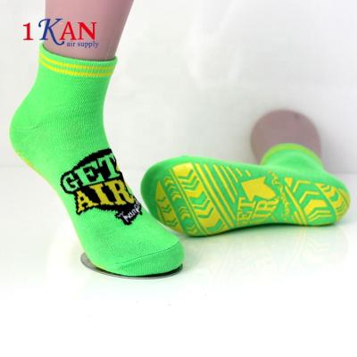 China Antibacterial GET AIR Green Color Custom Trampoline Non Slip Socks Mens for sale