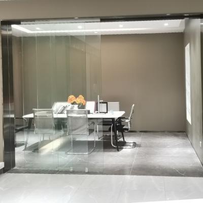 China 2021 modern new product/Frameless 10-12mm interior clear tempered frameless glass sliding doors for office glass wall partition doors for homes for sale