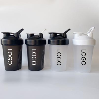 China Sustainable 400ml Plastic Powder Water Bottles Gym Protein Shaker Bottle with Carry Clip (Leak proof and BPA free) for sale