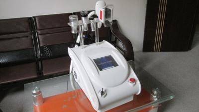 China Manijas delgadas de la máquina 4 del cuerpo gordo del helada del peso de la pérdida de Cryolipolysis con 40KHz la cavitación RF en venta