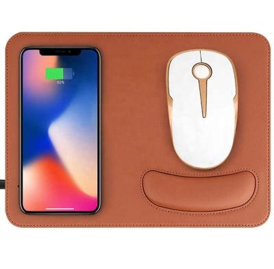 China Durable Custom Wireless Charger Wireless Charging Leather Mouse Pad With Wrist Rest for sale