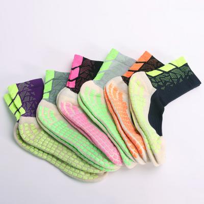 China Free Sample Antibacterial Antibacterial Foot Ball Football Socks Non Slip Custom Elite Skid Flocking Cushion Sports Football Grip Socks for sale