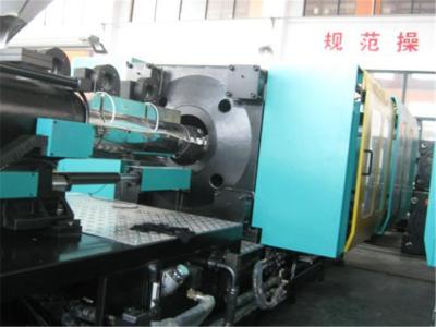 China PVC-Fittings-Spritzen-Maschine 160 Tonne mit drehmomentstarkem Hydraulikmotor zu verkaufen