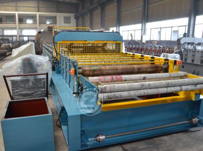 China Customized Moving Adjustable Line Cold Roll Forming Machine With Mitsubishi PLC for sale