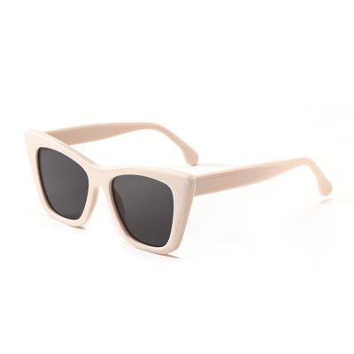 China Fashion Sparloo 10098 Sunglasses Customize Logo Women PC Beige Cat Eye Sunglasses for sale