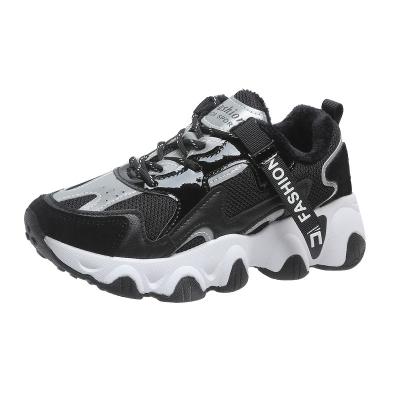 China 2021 New Winter Trend Fashion White Casual Sports Women's Breathable Mesh Shoes for sale