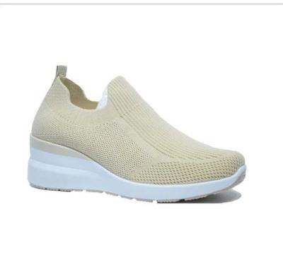 China 2021 PU hot high fashion comfortable ladies sport sports shoes, high quality fashionable casual shoes for sale