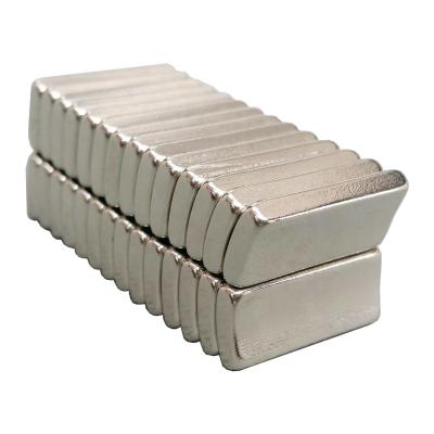 China Industrial Magnet 15 Years Experience Insurance N45SH Commercial Neodymium Traction Motor Magnet for sale