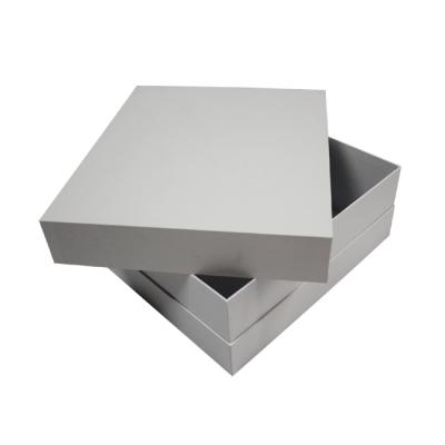 China Handmade White Color Luxury Gift Box With Lid , Cardboard Clothing Paper Packaging Box for sale