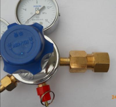 China Forged Brass Body Beer Keg Accessories Double Gauge Co2 Beer Regulator for sale