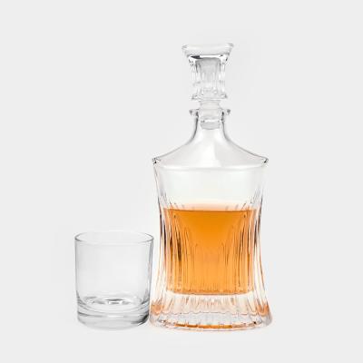 China Elegant Glass Red Wine Glass Vodka Liquor Tasting Whisky Decanter with Glass Lid for sale