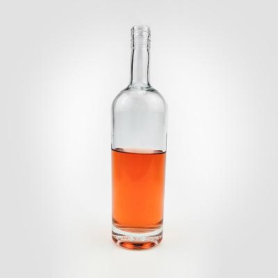 China 750ml Glass Beverage Empty Bottle for Liquor Water Chinese Body Material Glass Engraving for sale