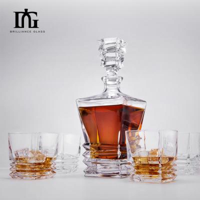 Chine Un décanteur de whisky liquide en verre cristallin unique avec un couvercle pour 700 ml de vin de rhum alcoolisé à vendre