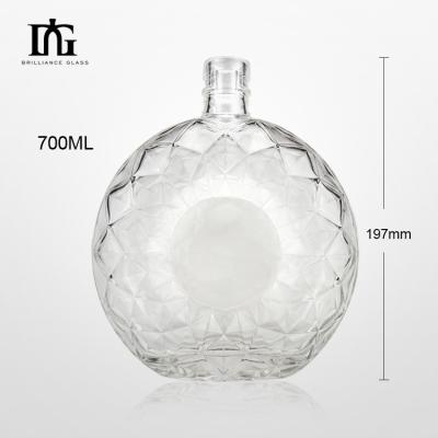 China Unique Crystal Wine Set Clear Liquor Whiskey Bottle 500ml 700ml 750ml for Mineral Water for sale