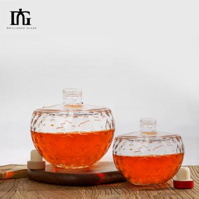 China Glass Whiskey Decanter Set 500ml Capacity Golf Ball Shape Design for Alcohol Drinking for sale