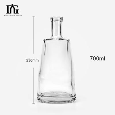 Chine Matériau de base Verre 50 ml 350 ml 700 ml 750 ml 1000 ml Bouteille de vodka pour boissons à vendre