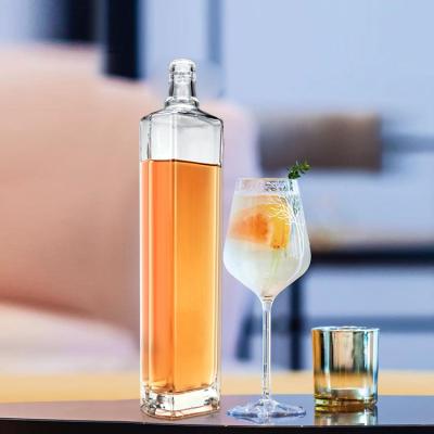 Chine Capacité 500 ml/700 ml/1000 ml Bouteilles en verre de flint pour le whisky au rhum gin à vendre