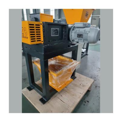 China Textile / Fabric Waste Dual Motor 400 Model 7.5kw Used Car Tires Old Hard Drive Mobile Phone Shredding Machine For Big Discounts for sale