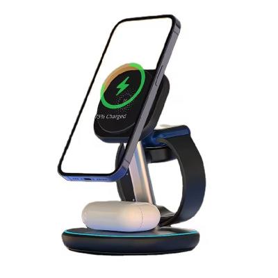 China Type C Input Port Magnetic Wireless Charging Station For 15W Fast Charging Foldable Phone for sale