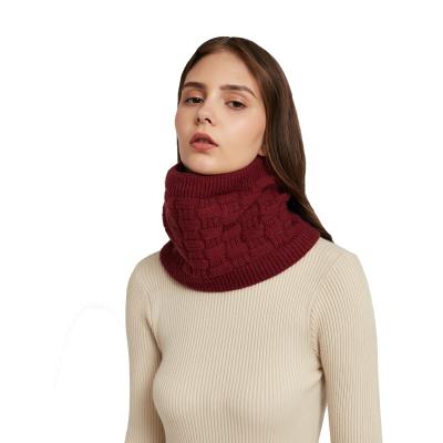 China New Type Short Attractive Design Wool Knitting Rechargeable Heated Scarf , Usb Heating Scarf for sale