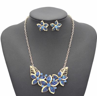 China Korea Flower Crystal Jewelry Set European American New Korea Flower Crystal Stud Earring And Necklace Jewelry Sets For Women for sale