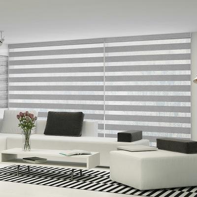 China Verschillende schaduw effecten Zebra blinds voor buiteninstallatie in slaapkamer Te koop