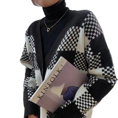 China the trend black and white design contrast color autumn new products light ripe wind Anti-wrinkle and spring control sweater women for sale