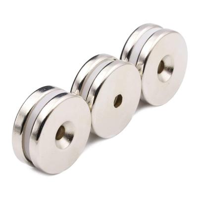 China Industrial Magnet China Factory Nickel Coating Countersunk Magnets With M5 Screw Hole Neodymium Magnet for sale