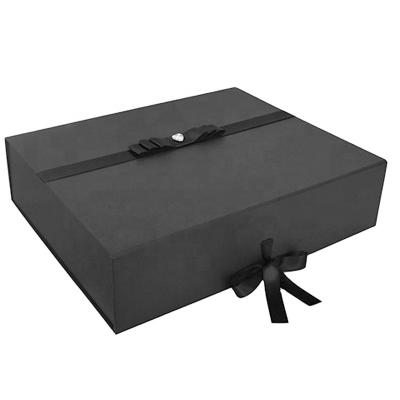 China Recyclable Handmade Custom Foldable Black Apparel Magnetic Gift Box Sweater For Gift Box Packaging for sale