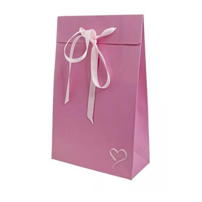 China Original genuine handmade pink beauty gift bag factory direct sale love heart gift bag for ring for sale