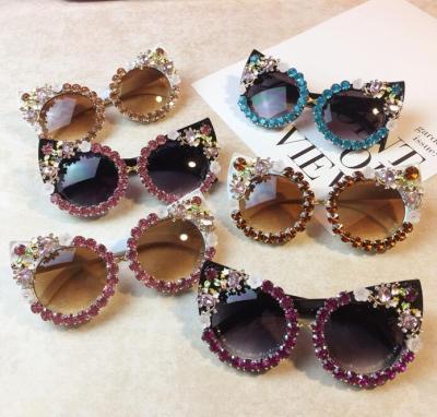 China Queena Fashion Sun Glasses Women Cat Eye Sunglasses Luxury Cute Diamond Lenses Small For Ladies Vintage Shades Sun Glasses for sale