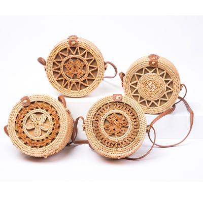 China New fashion woven women's flower stars shape rattan travel beach handbags wholesale price for sale