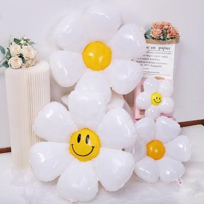 China Foil Balloon Daisy Foil Balloons Cartoon White Flower for Kids Birthday Party Wedding Decoration for sale