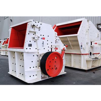 Cina Widely Used YIHAN Crusher Complete Mobile Crushing Line With Jaw Crusher & Impact Crusher & Screen in vendita