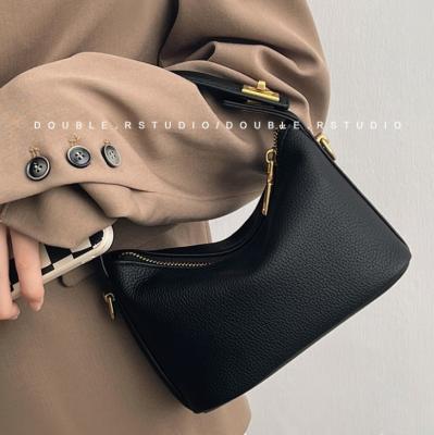 China Guangdong small square bag in the cross of the square bag women's bag niche pouch bag wholesale cloud current - new spring of the body bag 2022 for sale