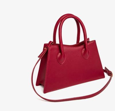 China 2022 New Fashion Square Red Affordable Luxury Female Niche Wedding Bag Small Bag High-Grade Cross - Body Handbag Portable Bridal Set for sale