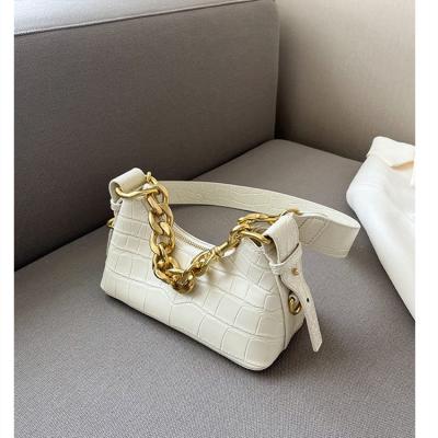 China Retro 2022 new European and American niche women's bag new fashion handbag chain armpit pocket shoulder messenger bag for sale