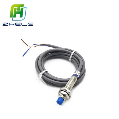 China Detection distance between metal and iron 5mm LJ8A3-2-Z/BX from factory DC6-36V 3-wire type small DC analog output directly from DC 12v proximity sensor for sale