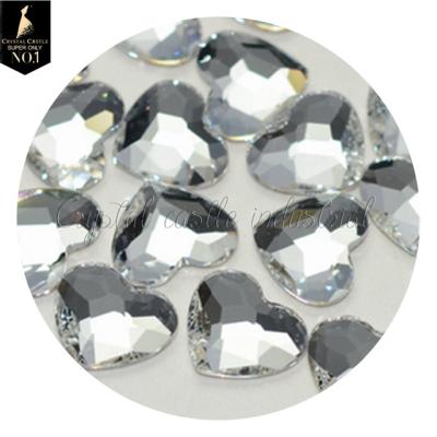 China Factory 6mm clear white crystal Flatback rhinestone iron on rhinestones beads flatback hotfix rhinestone glass heart loose for sale