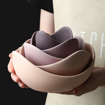 China 3/5 Pcs Porcelain Dried Fruit Fruit Serving Creative Single Bowl Set Storage Tray Home Decorative Japanese Ceramic Lotus Bowls Set for sale