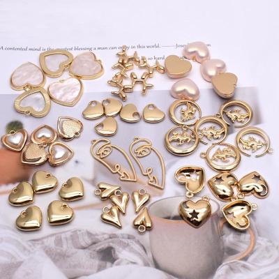 China CLASSIC Alloy Heart Pattern Charms Pendant For Jewelry Making DIY Necklace Bracelet for sale