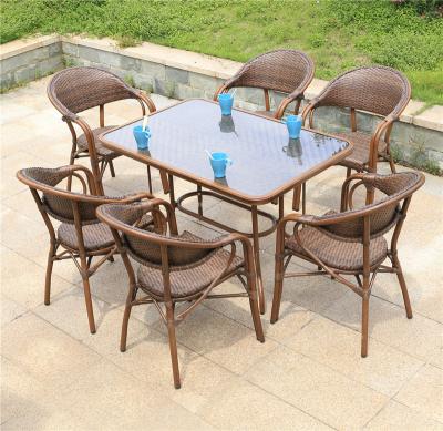 China Hot Selling Stable PE Rattan Wood Grain Garden Patio Table Frame Waterproof Aluminum Aluminum Table for sale