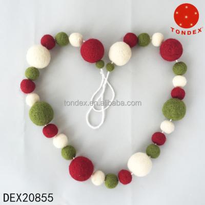 China Non-woven felt and non-woven pp cotton handmade wool felt and pp cotton Christmas wreath for sale