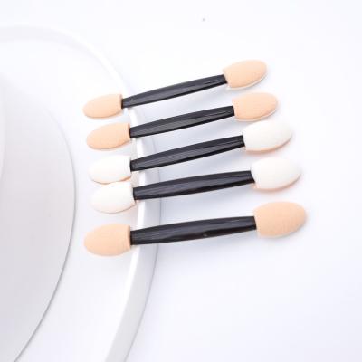 China Disposable Double Sided Sponge Tip Oval Eyeshadow Applicator Eyeshadow Brush Makeup Brush Cosmetics Blow Tool for sale