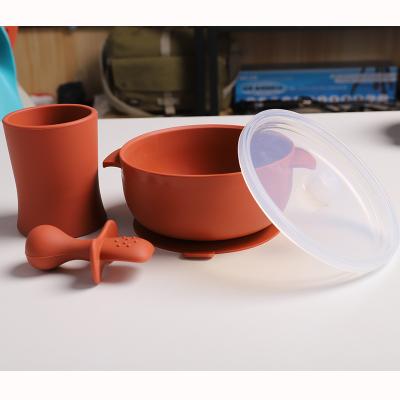 China Modern Waterproof Food Grade Silicone Baby Cup Bowl Spoon Set Baby Bibs Silicone Feeding Set for sale