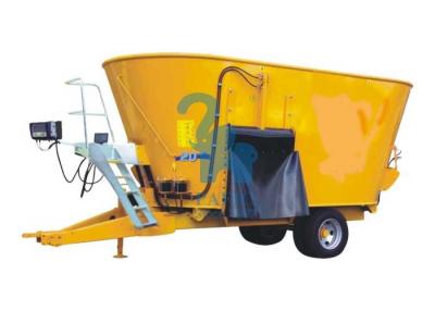 China Ecological TMR Feed Mixer Machine For Calf Husbandry With Hydraulic Unloading Door for sale