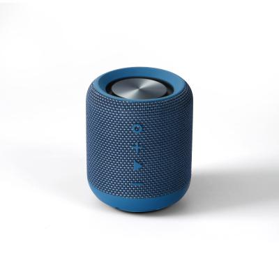 China Video Call Single 4.2 Tooth Waterproof Dustproof Portable Blue Speaker with 1800mAH Rechargeable Battery USB Charging Cable and Mic for sale