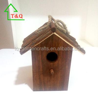 China Sustainable Classic Windproof Bird Nest House With Bark for sale