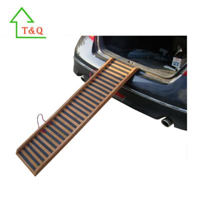 China Sustainable Wooden Dog Vehicle Folding Ramp Non-Slip Pet Stair for sale