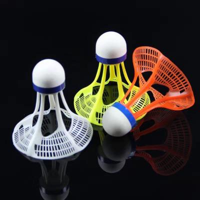 China Indoor Outdoor Badminton Shaping Windproof High Speed ​​Durable Plastic Feather Nylon Shuttlecock For Outdoor Badminton Game for sale